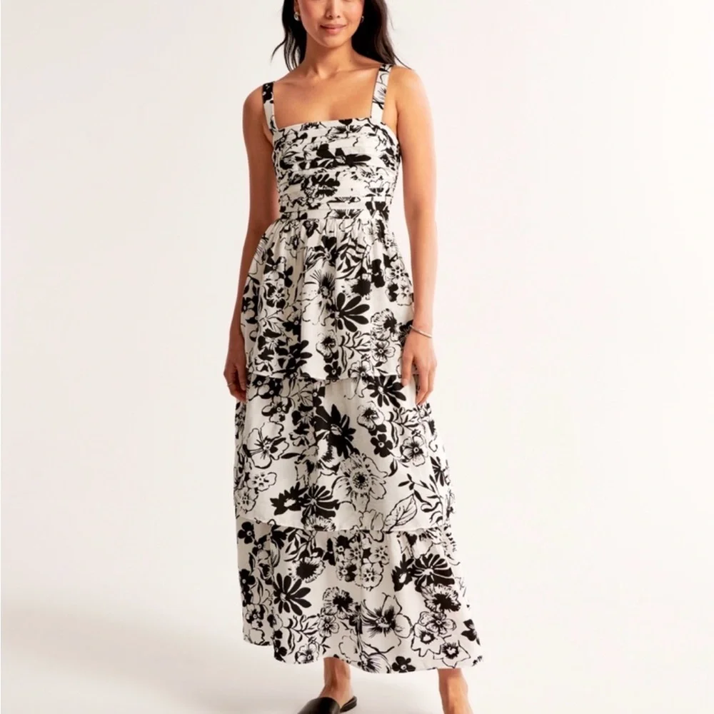 Abercrombie & Fitch Tall Black & White Floral Tiered Maxi Dress - Picture 1 of 10